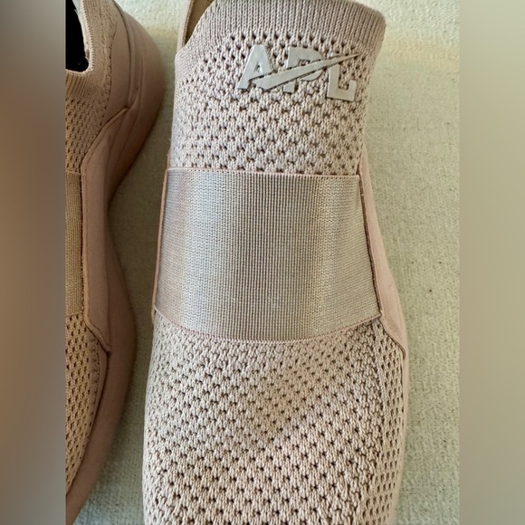 APL Tech Loom Bliss in Rose Dust Pink Running Sneaker, Size 8.5 - Picture 3 of 12